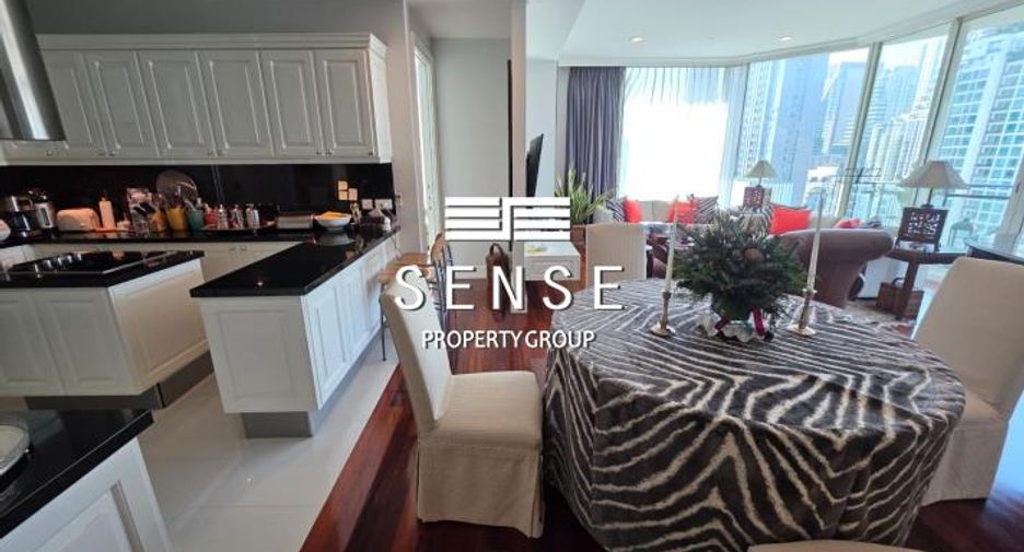 For sale 3 bedrooms condo in Watthana, Bangkok