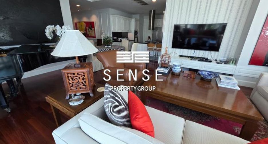 For sale 3 bedrooms condo in Watthana, Bangkok