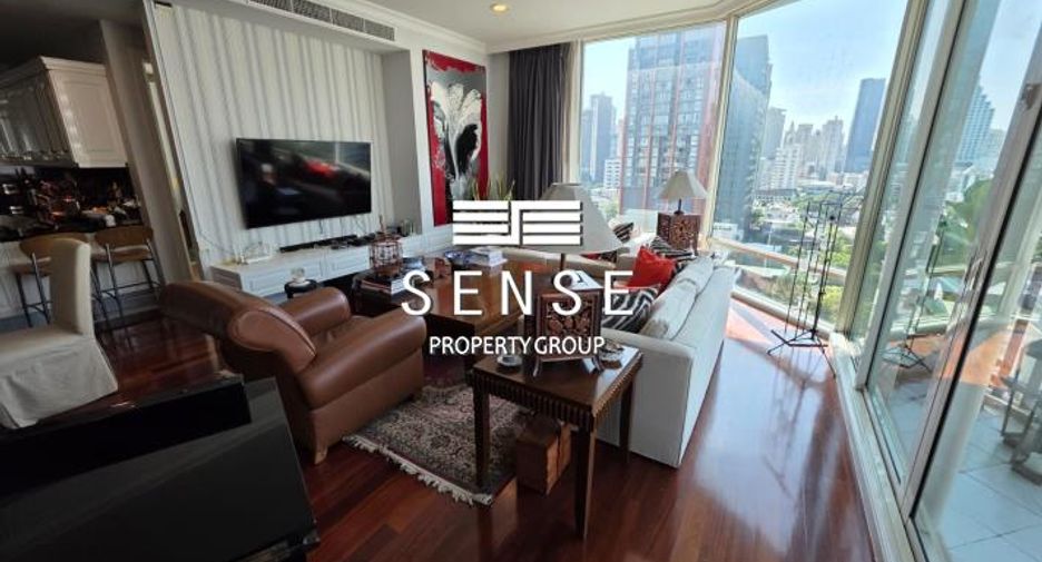 For sale 3 bedrooms condo in Watthana, Bangkok