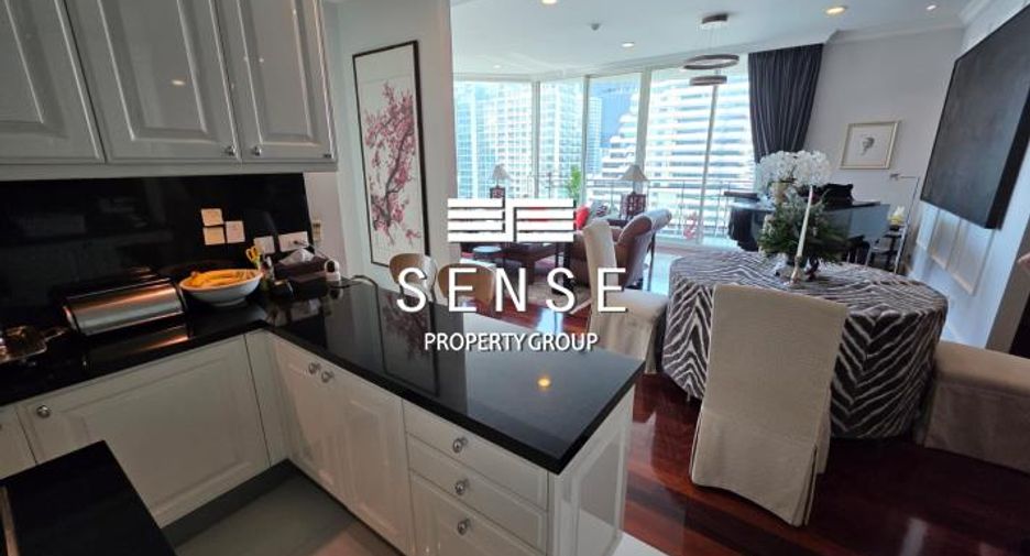 For sale 3 bedrooms condo in Watthana, Bangkok