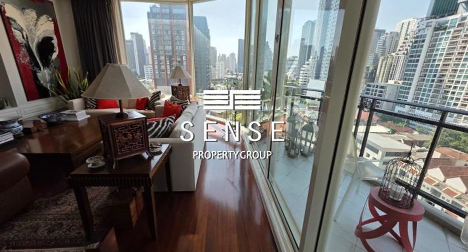 For sale 3 bedrooms condo in Watthana, Bangkok