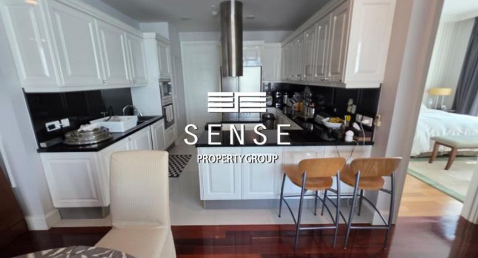 For sale 3 bedrooms condo in Watthana, Bangkok