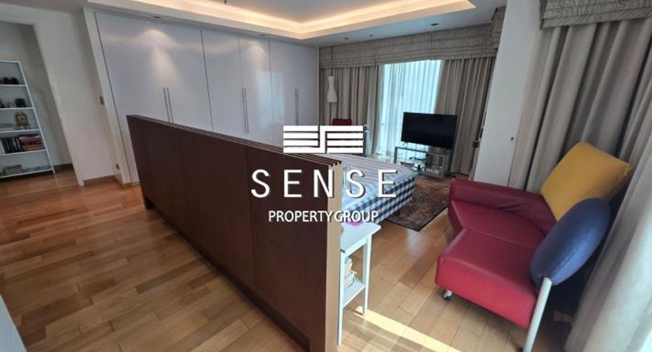 For sale 4 bedrooms condo in Khlong Toei, Bangkok