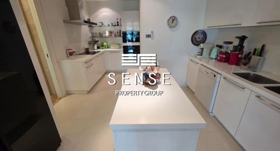 For sale 4 bedrooms condo in Khlong Toei, Bangkok