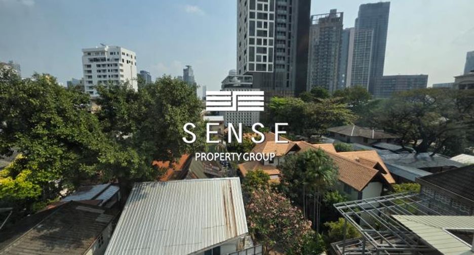 For sale 4 bedrooms condo in Khlong Toei, Bangkok