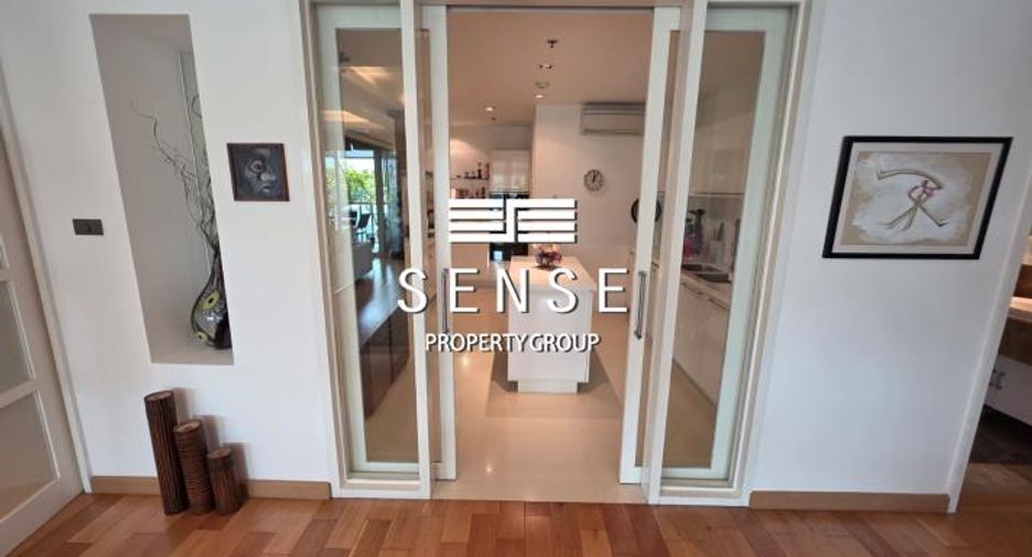 For sale 4 bedrooms condo in Khlong Toei, Bangkok