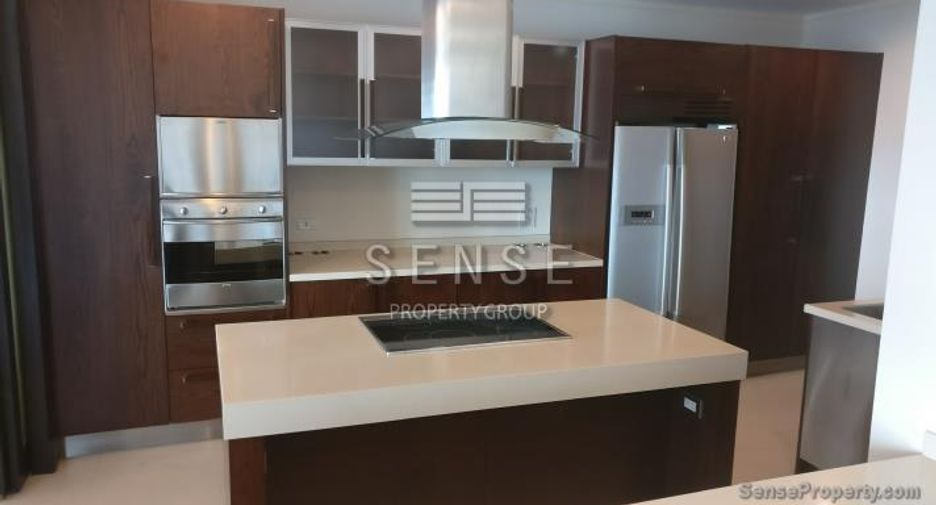 For rent 5 bedrooms condo in Sathon, Bangkok