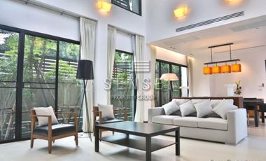 For rent 4 bedrooms house in Watthana, Bangkok