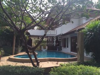 Casa en alquiler de 4 habitaciones en Watthana, Bangkok