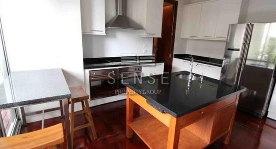 For rent 4 bedrooms condo in Sathon, Bangkok
