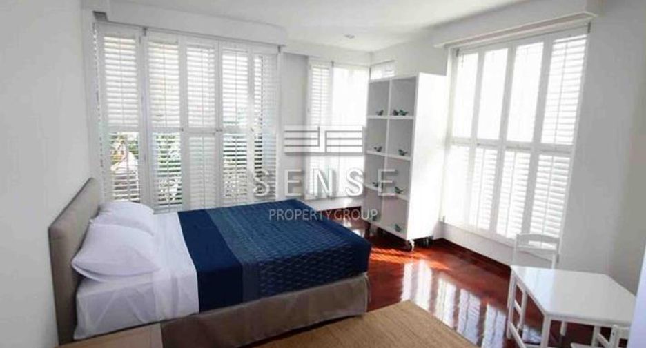 For rent 4 bedrooms condo in Sathon, Bangkok