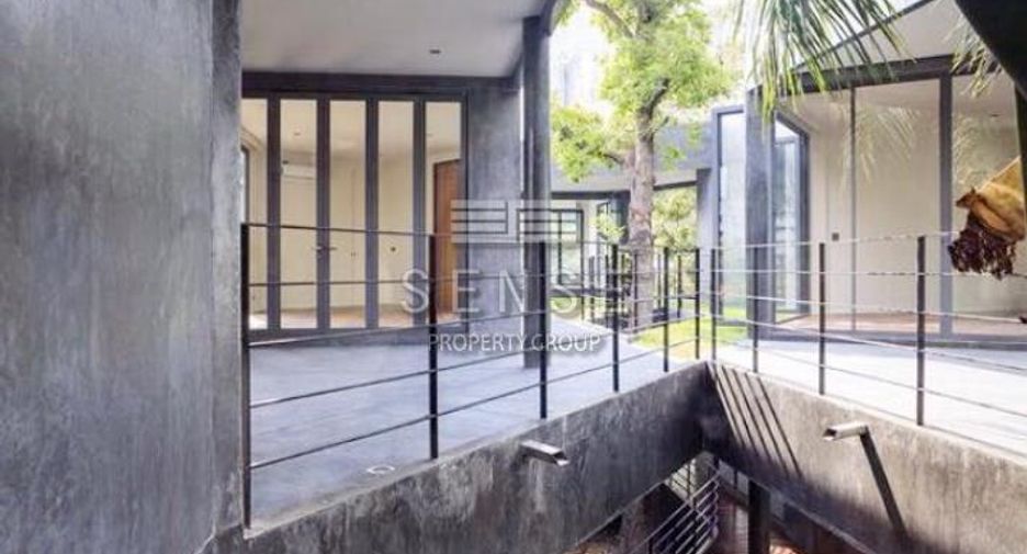 ขาย และ ให้เช่า 5 ห้องนอน บ้านเดี่ยว ใน คลองเตย, กรุงเทพฯ
