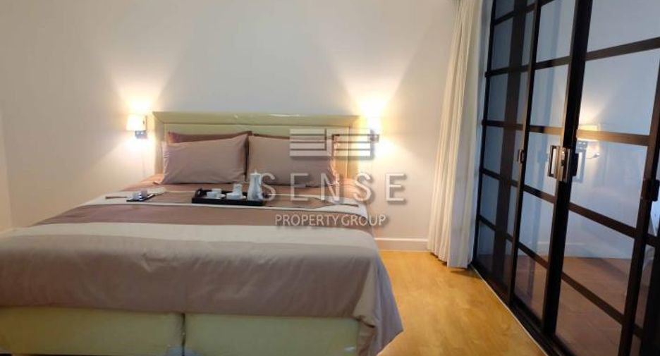 For rent 4 bedrooms condo in Sathon, Bangkok