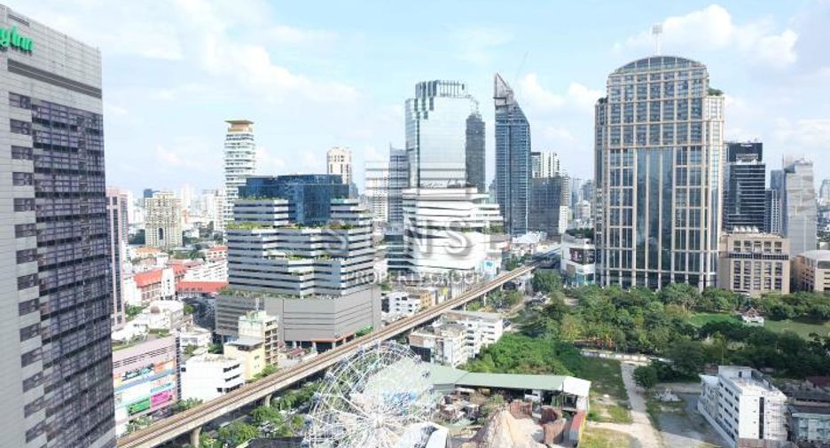 For rent 4 bedrooms condo in Sathon, Bangkok