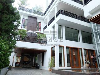 For sale そして for rent 10 ベッドルーム house in Khlong Toei, Bangkok