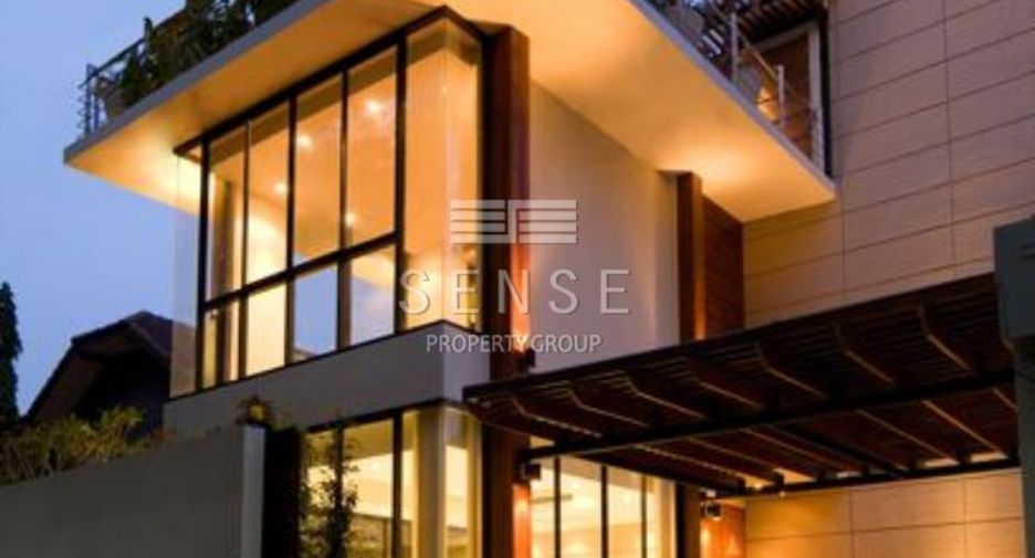 For rent 4 bedrooms house in Khlong Toei, Bangkok