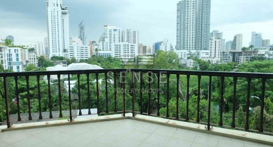 For rent 3 bedrooms condo in Watthana, Bangkok
