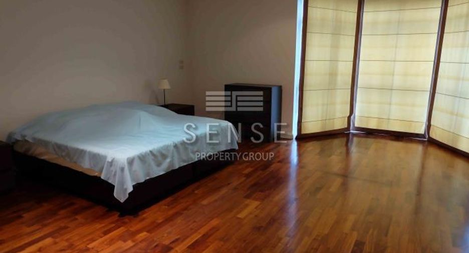 For rent 3 bedrooms condo in Watthana, Bangkok