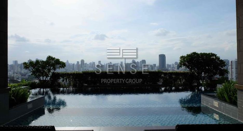 For rent 4 bedrooms condo in Watthana, Bangkok