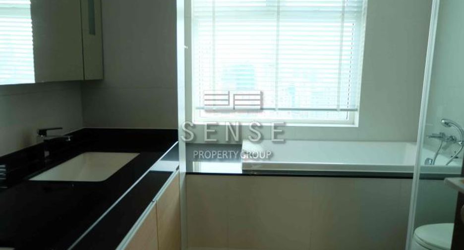 For rent 4 bedrooms condo in Watthana, Bangkok
