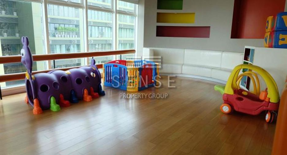 For rent 4 bedrooms condo in Watthana, Bangkok