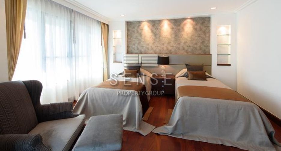 For rent 4 bedrooms condo in Khlong Toei, Bangkok
