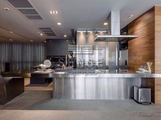 For sale 4 bedrooms condo in Khlong Toei, Bangkok