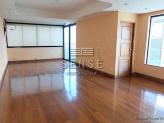 For sale 5 bedrooms condo in Watthana, Bangkok