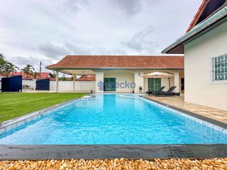 出租 和 出售 5 卧室 独立屋 在 Bang Lamung, Chon Buri