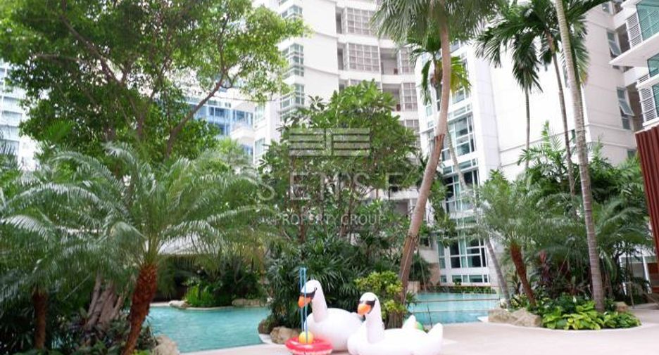 For rent 2 bedrooms condo in Pathum Wan, Bangkok
