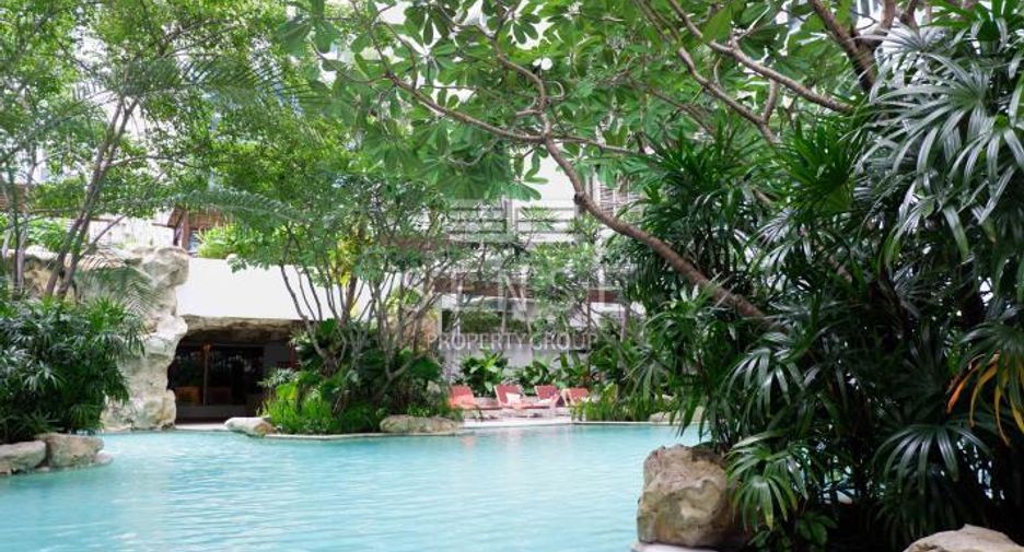 For rent 2 bedrooms condo in Pathum Wan, Bangkok