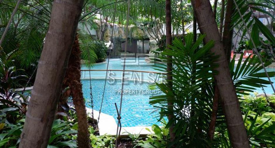 For rent 2 bedrooms condo in Pathum Wan, Bangkok