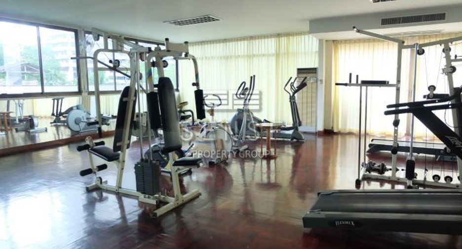 For rent 3 bedrooms condo in Watthana, Bangkok