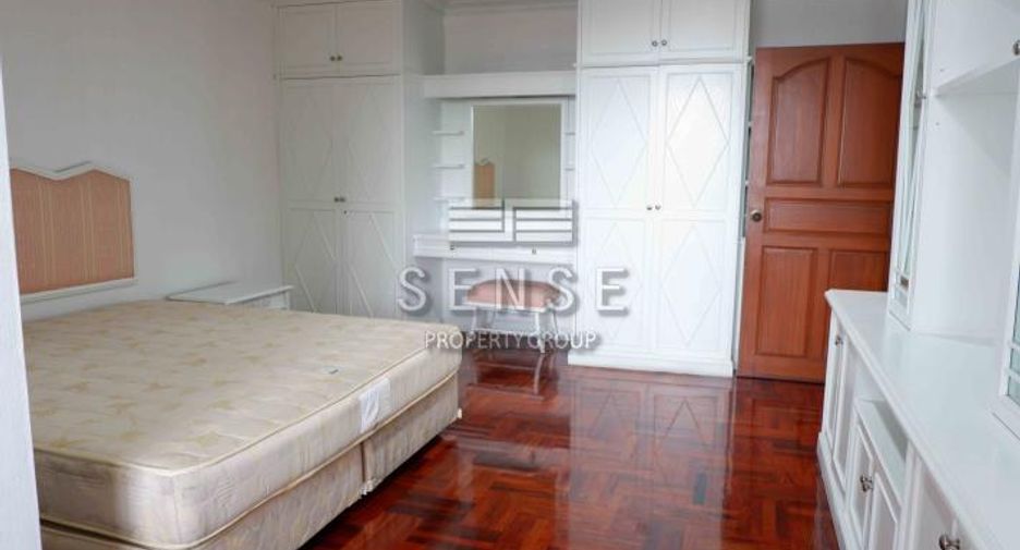For rent 3 bedrooms condo in Watthana, Bangkok