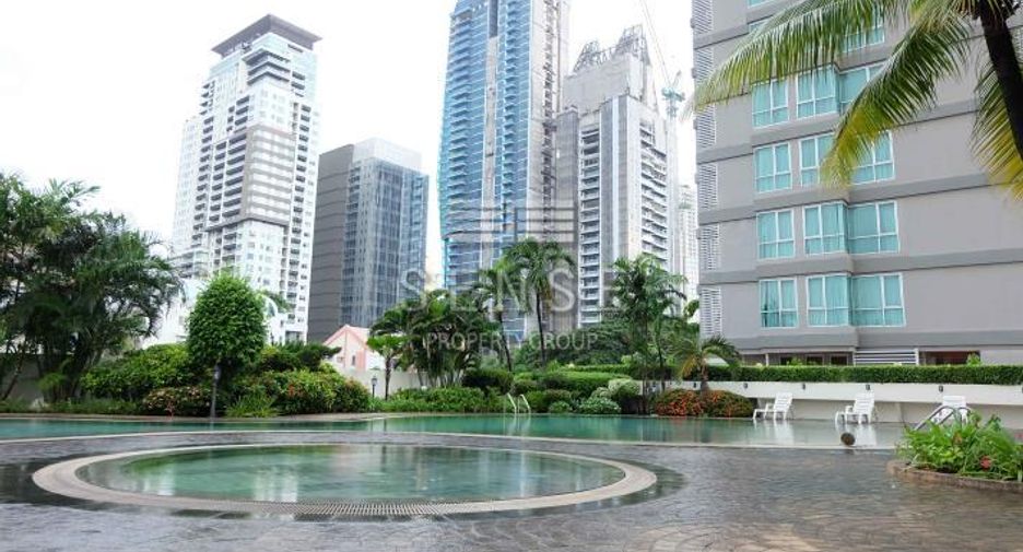 For rent 3 bedrooms condo in Watthana, Bangkok
