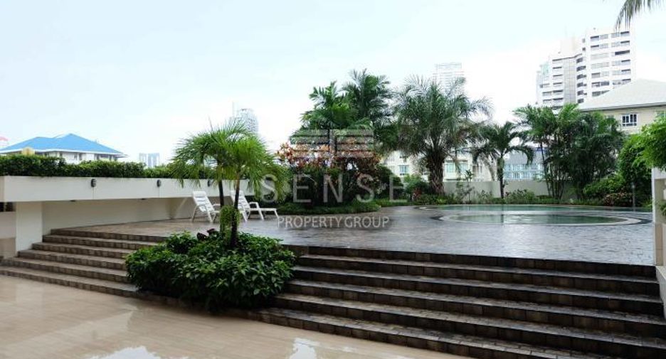 For rent 3 bedrooms condo in Watthana, Bangkok