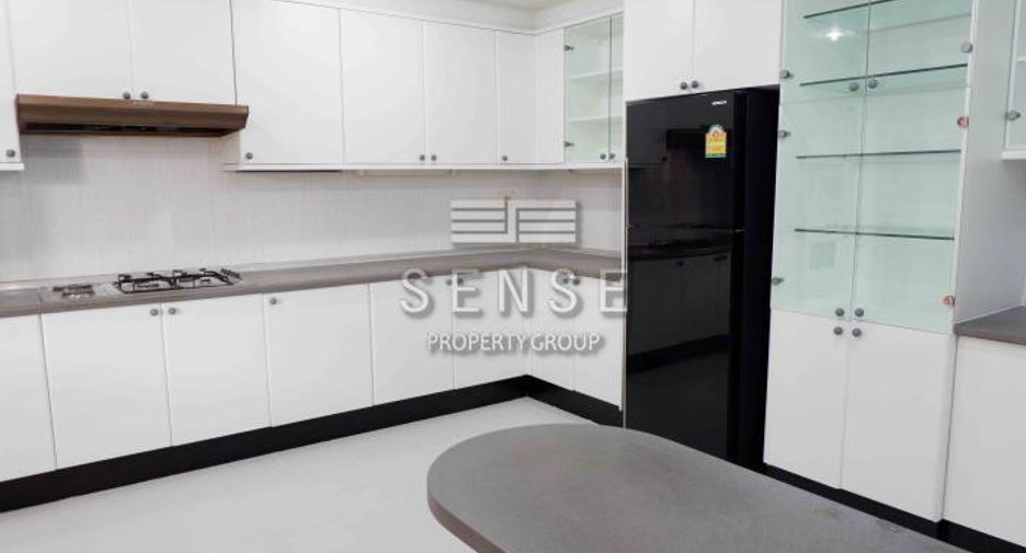 For rent 3 bedrooms condo in Watthana, Bangkok