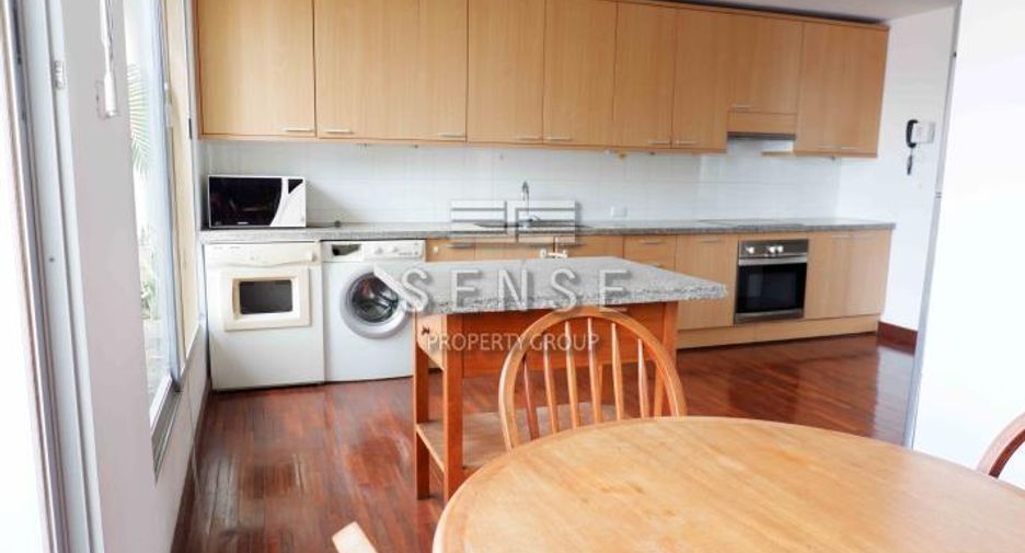Condo en alquiler de 3 habitaciones en Sathon, Bangkok