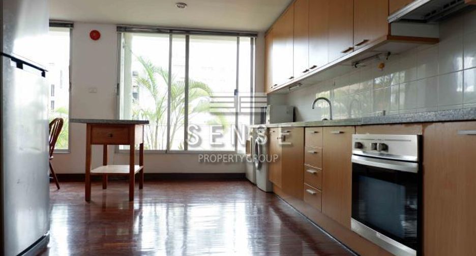 Condo en alquiler de 3 habitaciones en Sathon, Bangkok