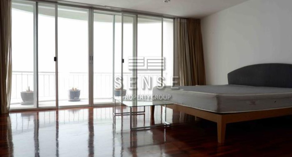 Condo en alquiler de 3 habitaciones en Sathon, Bangkok