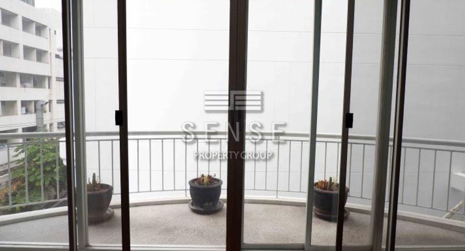 Condo en alquiler de 3 habitaciones en Sathon, Bangkok