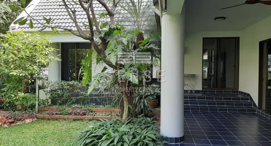 For rent 6 bedrooms house in Sathon, Bangkok