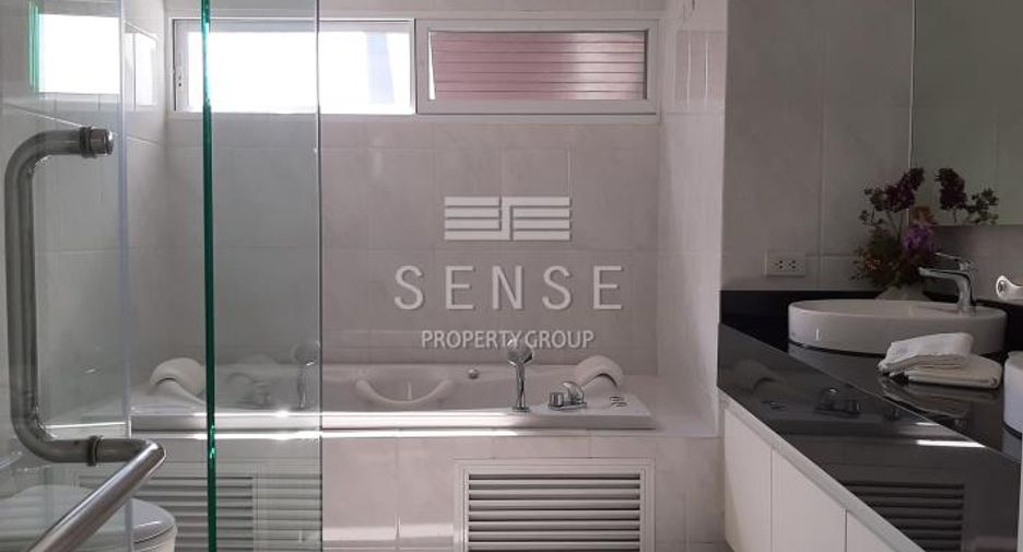 For rent 6 bedrooms house in Sathon, Bangkok