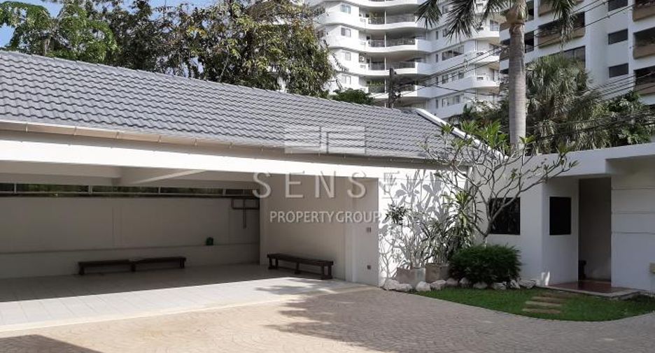 For rent 6 bedrooms house in Sathon, Bangkok