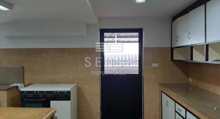 For rent 6 bedrooms house in Sathon, Bangkok