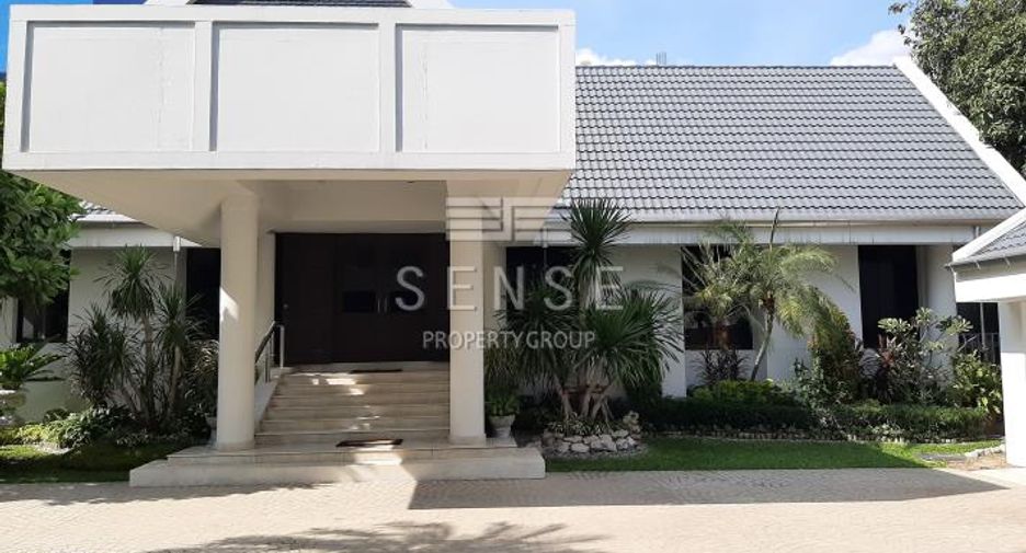 For rent 6 bedrooms house in Sathon, Bangkok