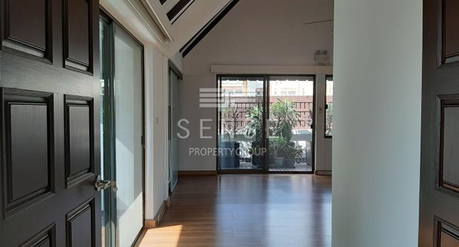 For rent 6 bedrooms house in Sathon, Bangkok