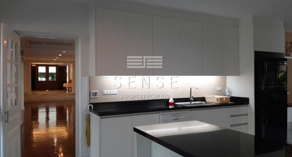 For rent 6 bedrooms house in Sathon, Bangkok
