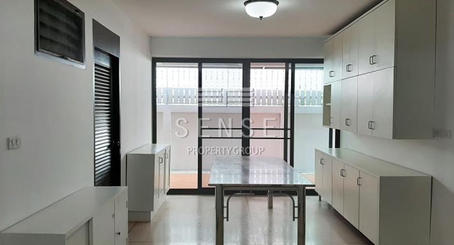 For rent 6 bedrooms house in Sathon, Bangkok
