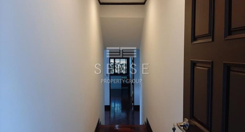 For rent 6 bedrooms house in Sathon, Bangkok